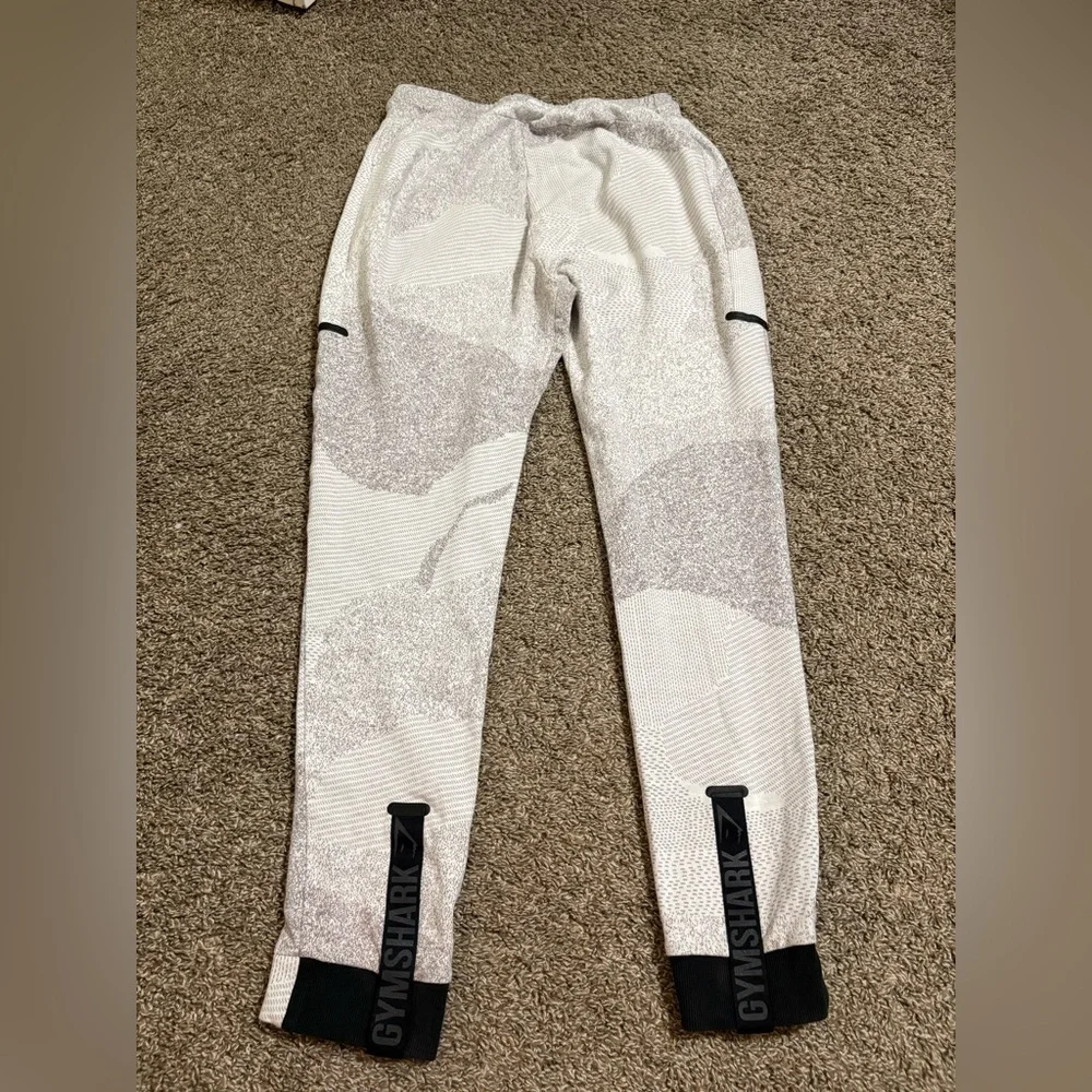 Gymshark Textured Gray and White Pants - Picture 3 of 8